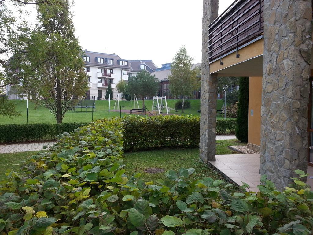 Birdland Villapark Golf View Bük Exteriör bild
