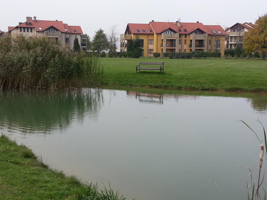 Birdland Villapark Golf View Bük Exteriör bild