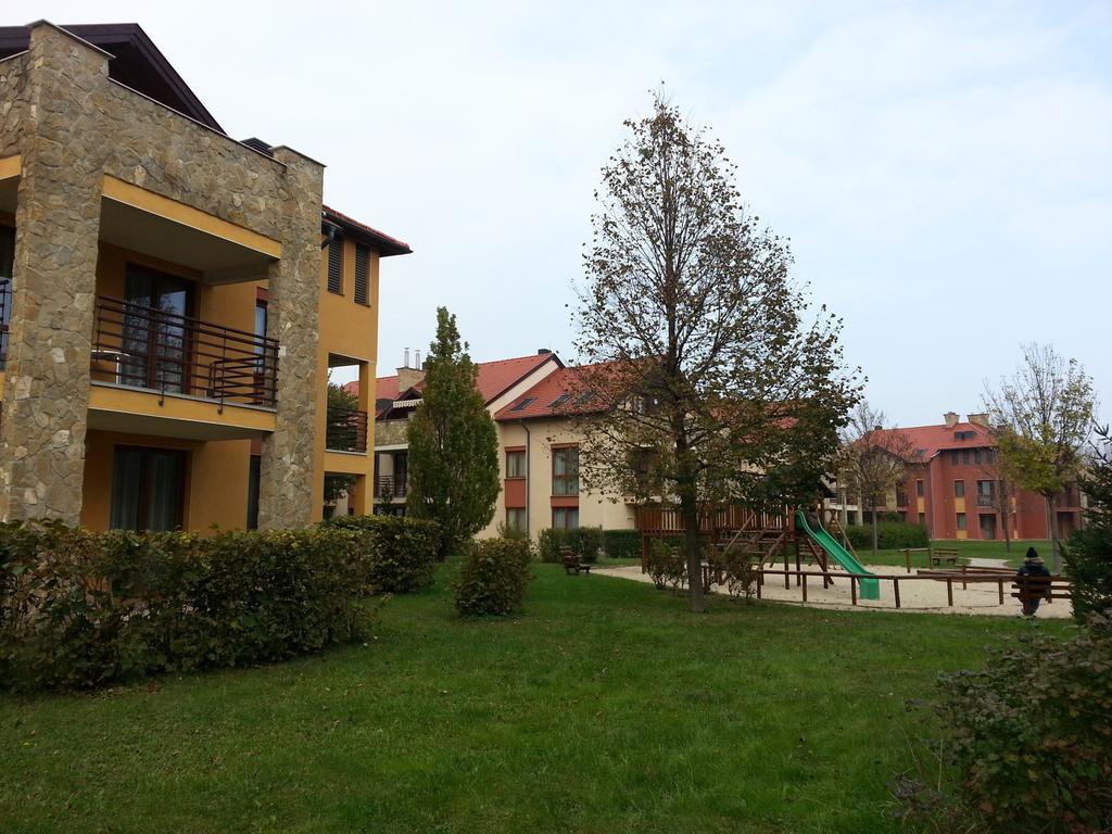 Birdland Villapark Golf View Bük Exteriör bild